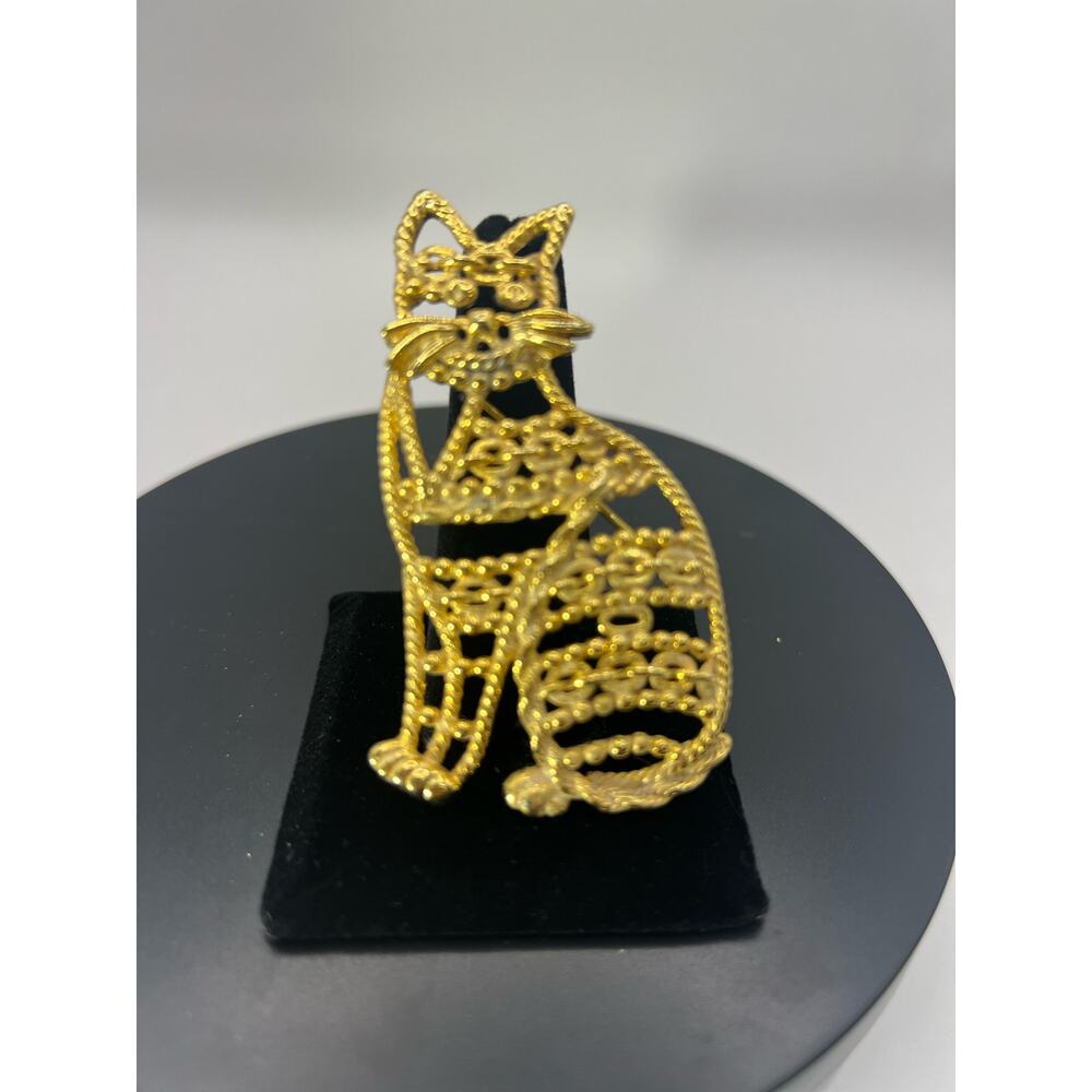 Vintage 1980s Yellow Gold Overlay Cut Out Filigree Cat Brooch Collectible Pin